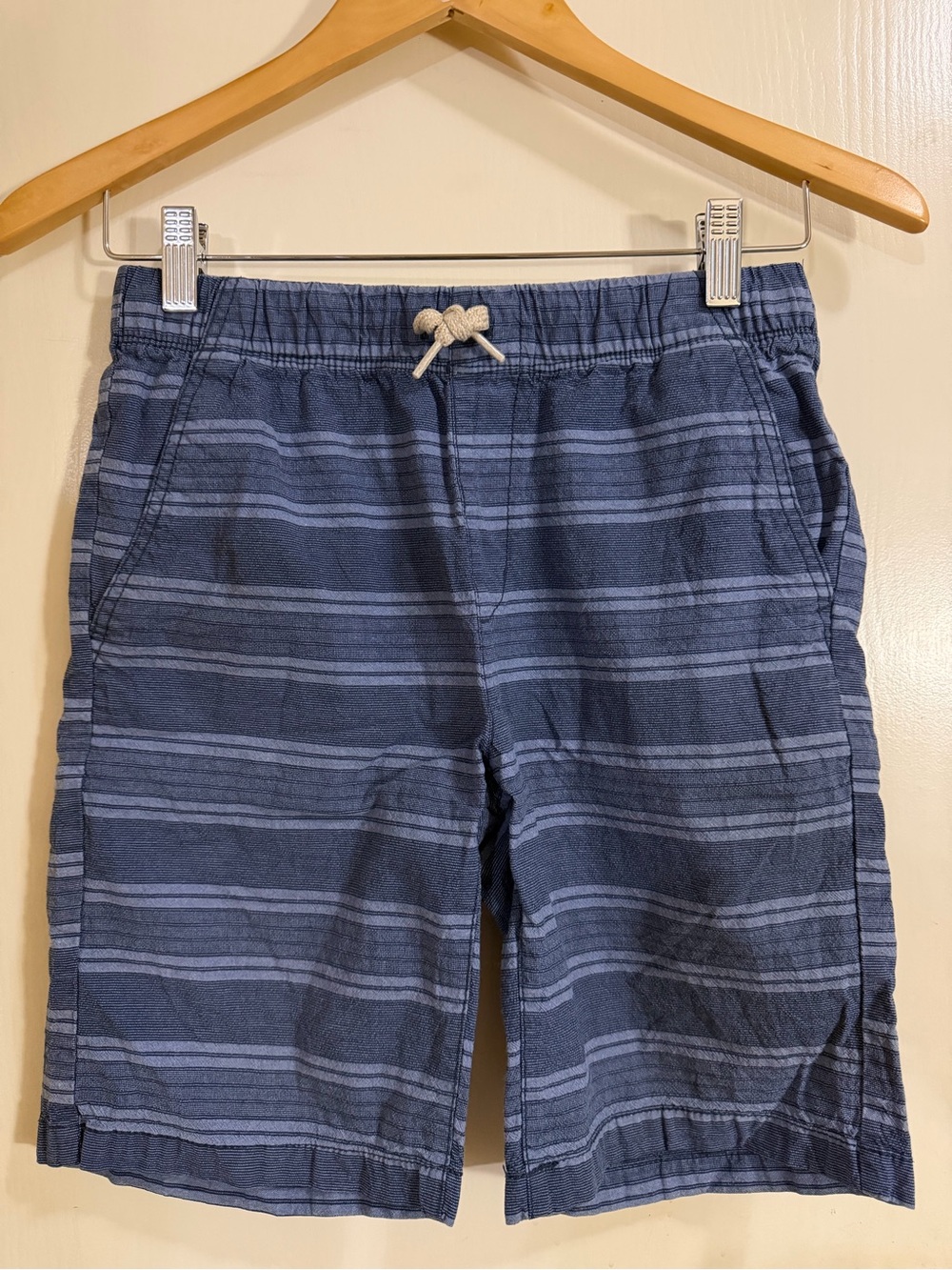 Old Navy Blue Striped Drawstring Shorts (224)
